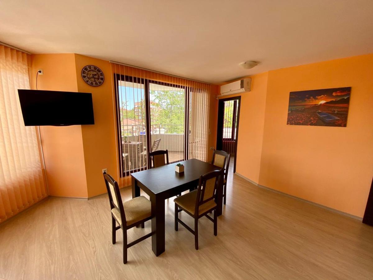 Cozy Apartment In The Center Of Primorsko Buitenkant foto