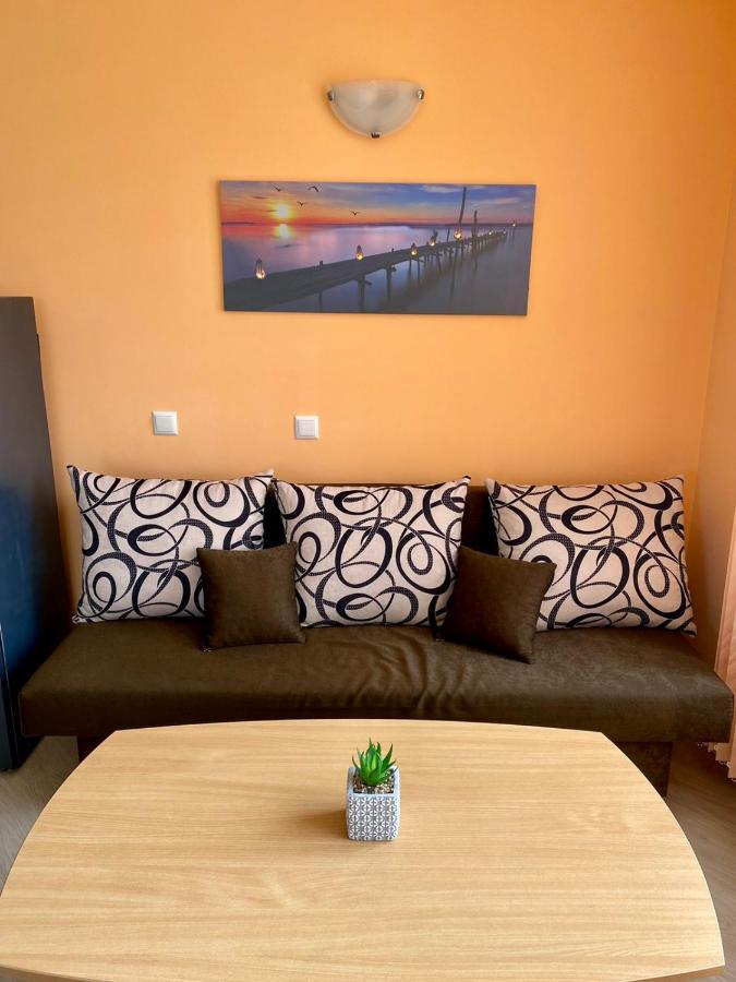 Cozy Apartment In The Center Of Primorsko Buitenkant foto